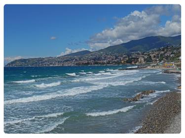 A postcard of Sanremo Bay thumb