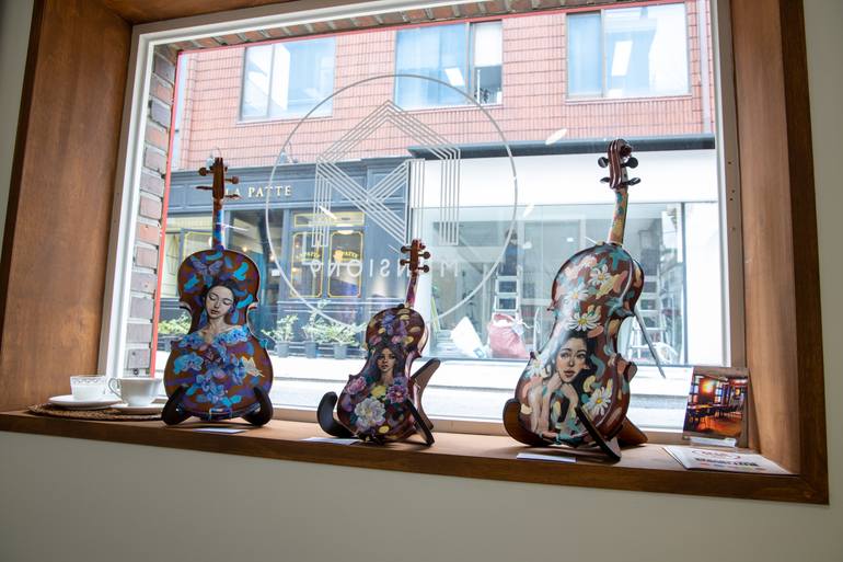 Original Figurative People Sculpture by Eury Kim