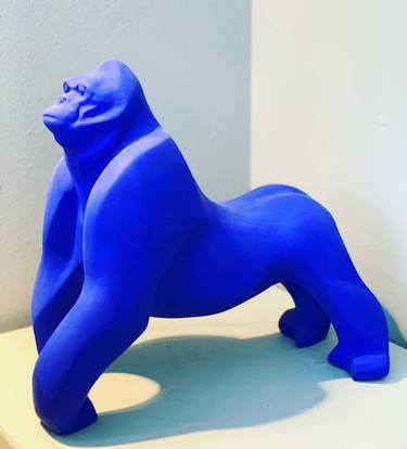 Klein blue Kong ( larger one the picture ) thumb