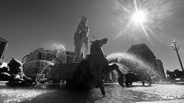 Sun Fountain, Nice, Francz thumb