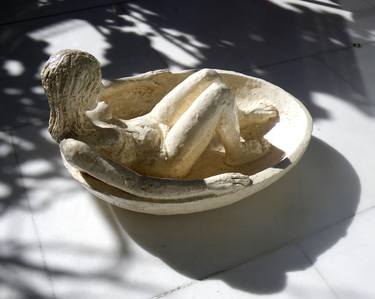 bathing female figure thumb