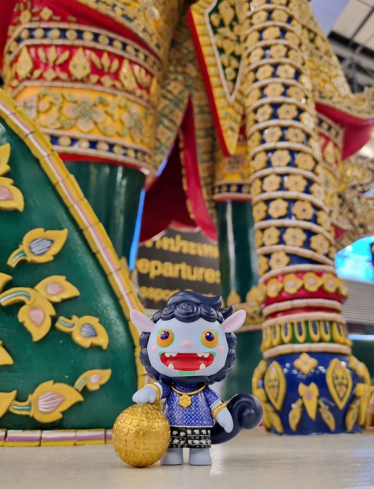 Original Pop Art Animal Sculpture by Kriangkrai Kongkhanun