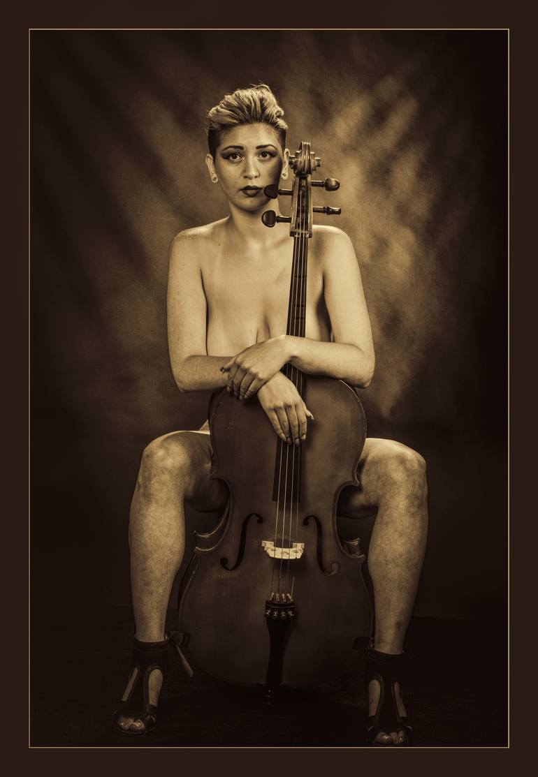 Nude Bass Musician 1729.54 - Limited Edition 2 of 20