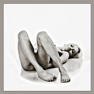 Young Nude Woman 1702.039 - Limited Edition 2 of 50 thumb