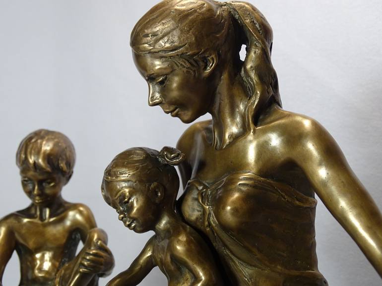 Original Figurative Family Sculpture by Tölgyes-Poós Anna