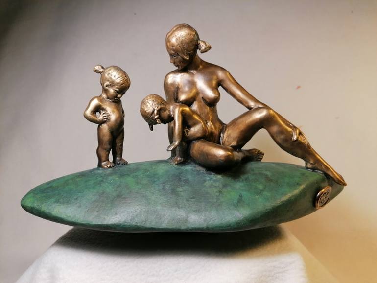 Original Figurative Family Sculpture by Tölgyes-Poós Anna