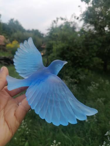 The Blue Bird of Happiness glass sculpture thumb
