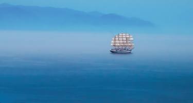White Sails. Lake Como, Italy thumb