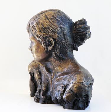 Lia's portrait - an original bronze sculpture thumb