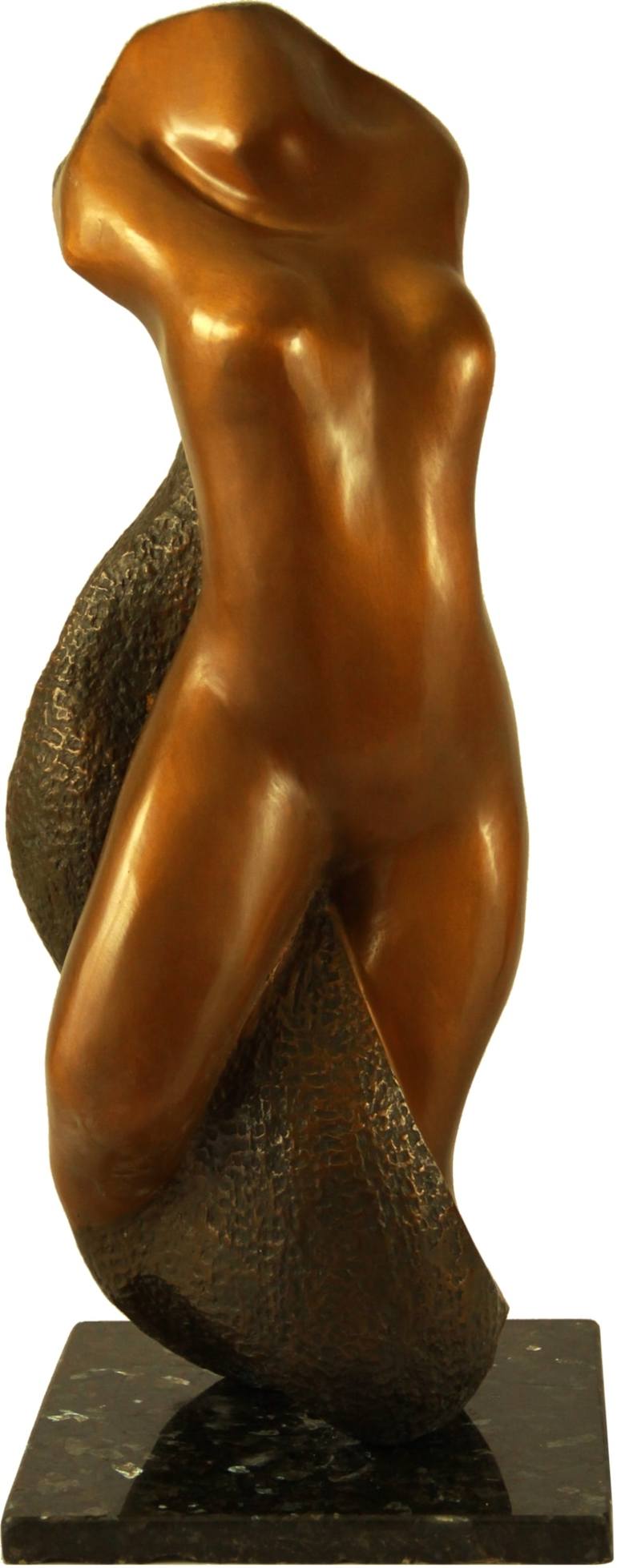 Original Figurative Women Sculpture by Rocío Sánchez