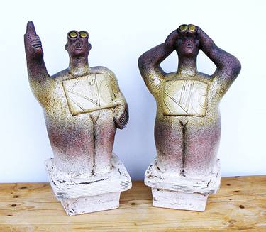 UFO Watchers - A flying saucer - Ceramic Sculptures - (Pair) thumb