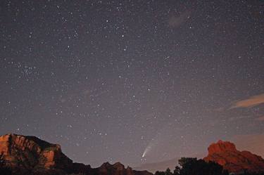 Comet Neowise Shines under the Big Dipper thumb