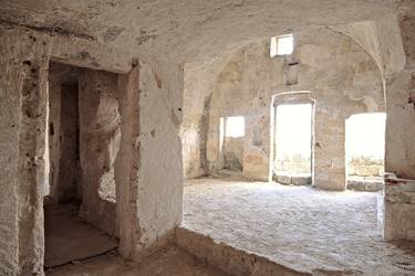 Doors and barrel vault in the Sassi of Matera. (B-c) IT002_004 thumb