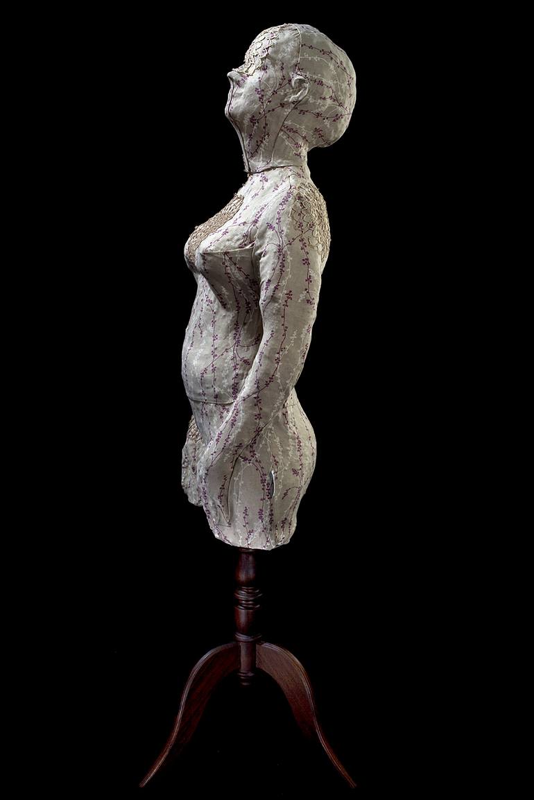Original Health & Beauty Sculpture by Alejandra Zermeño -Ake