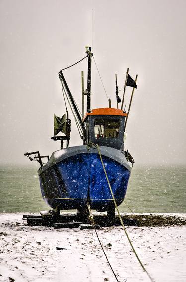 Snow fishing thumb