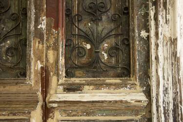 Old wooden door detail in Barranco thumb