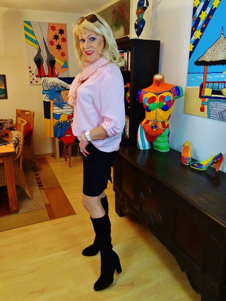 Original Pop Art Women Painting by Allesandra Tiller