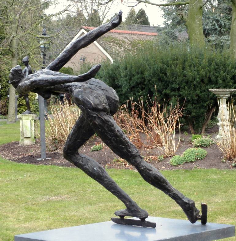 Original Figurative Sports Sculpture by Inge Groenen