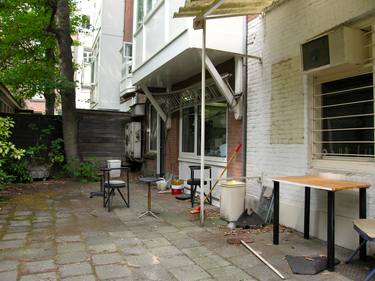 Courtyard in Amsterdam thumb