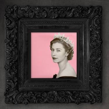 Her Majesty - Pink thumb