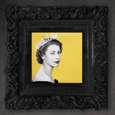 Her Majesty - Yellow thumb
