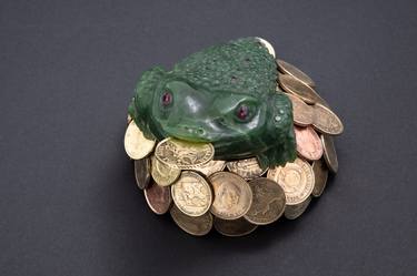 Money toad thumb