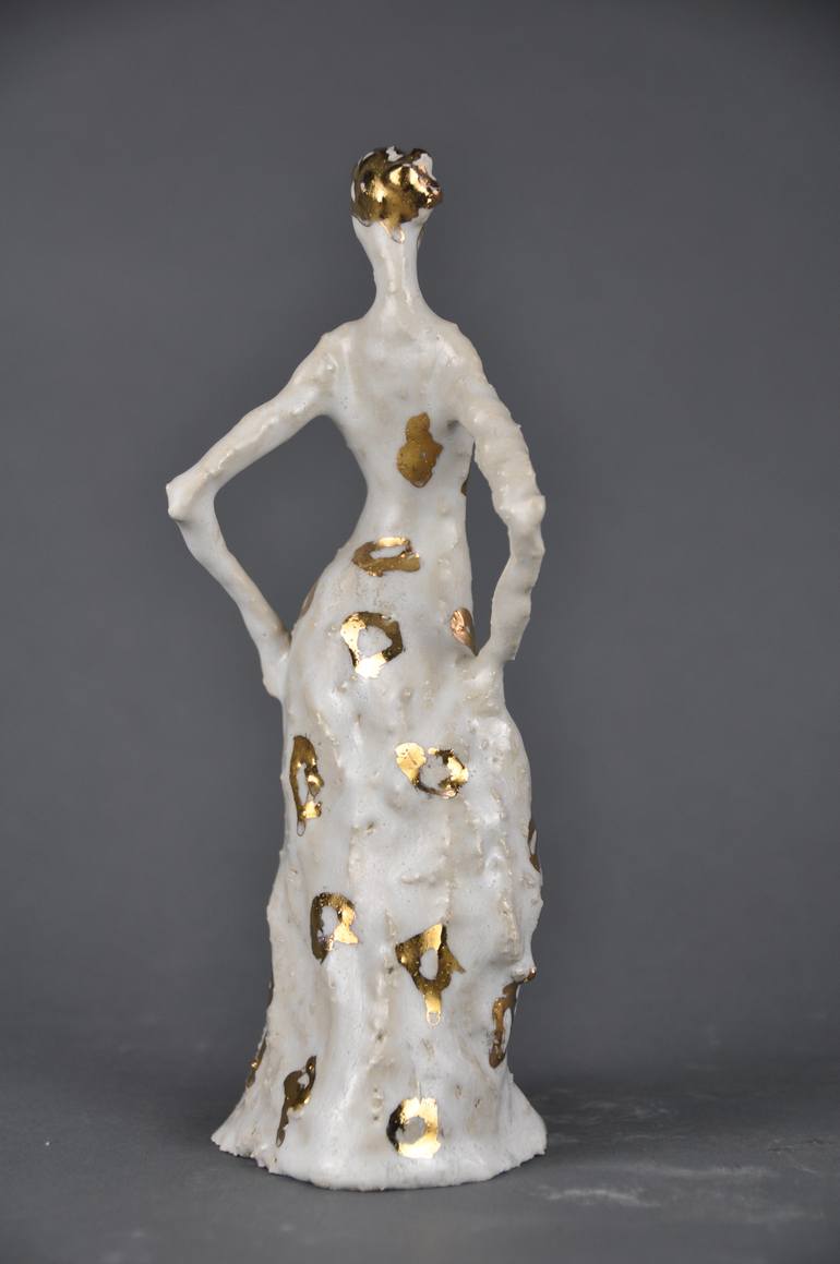 Original Figurative Women Sculpture by Marianne van der Bolt