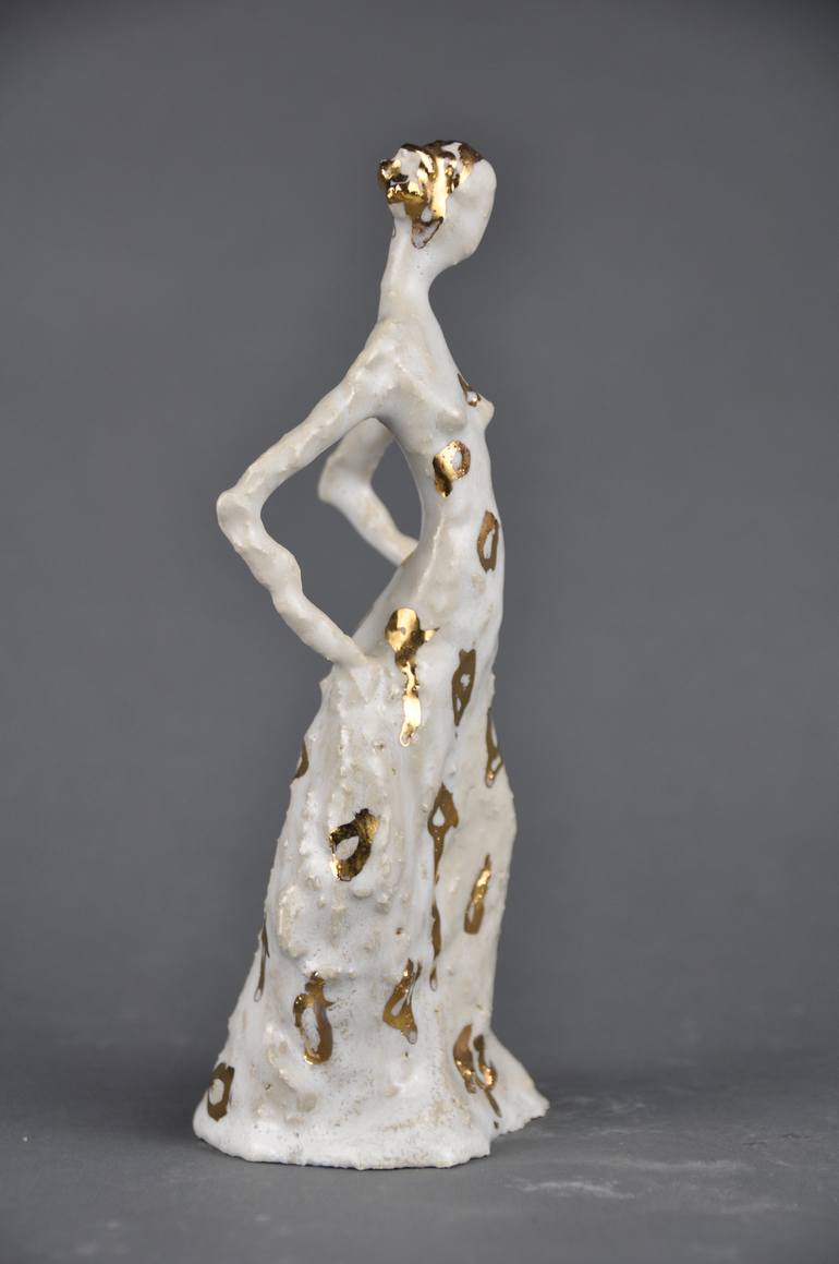 Original Figurative Women Sculpture by Marianne van der Bolt