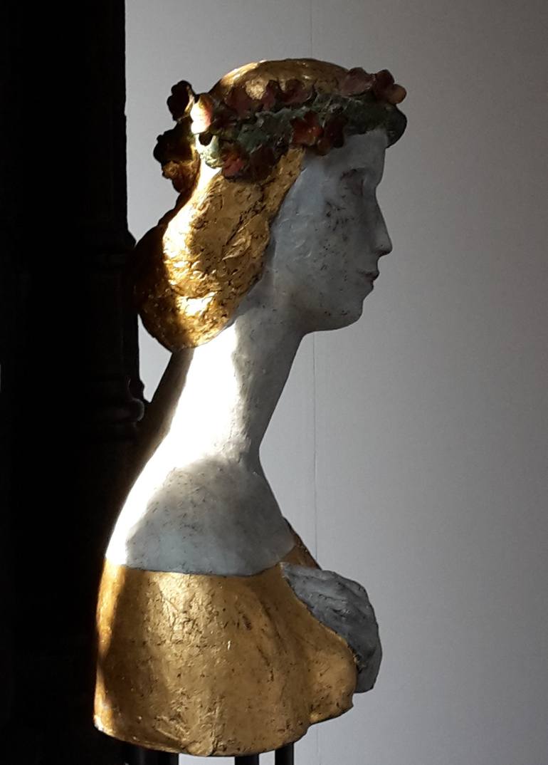 Original Figurative Women Sculpture by Marianne van der Bolt