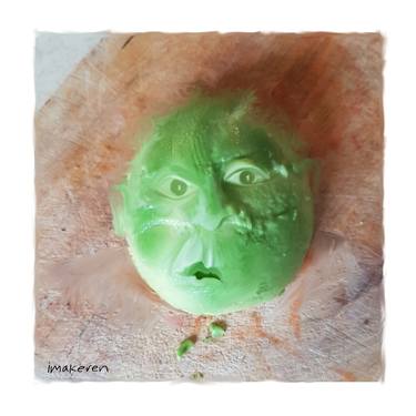 Avocado face thumb