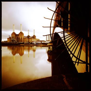 Battersea Power Station refelction in the Thames - Limited Edition thumb