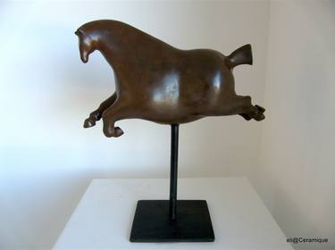 Original Modern Horse Sculpture by elia debosschere