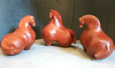 3 old red horses thumb