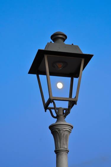 Moon lamp thumb