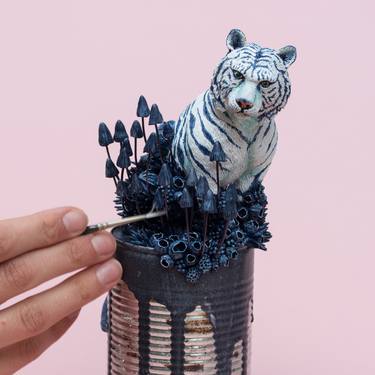 Invasive - Tiger Sculpture on Tin Can thumb