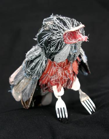 Mama Robin - bird sculpture with thread and paper thumb