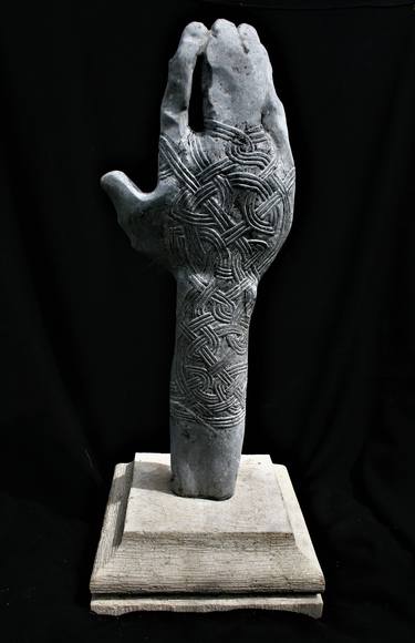 Bysantian hand thumb