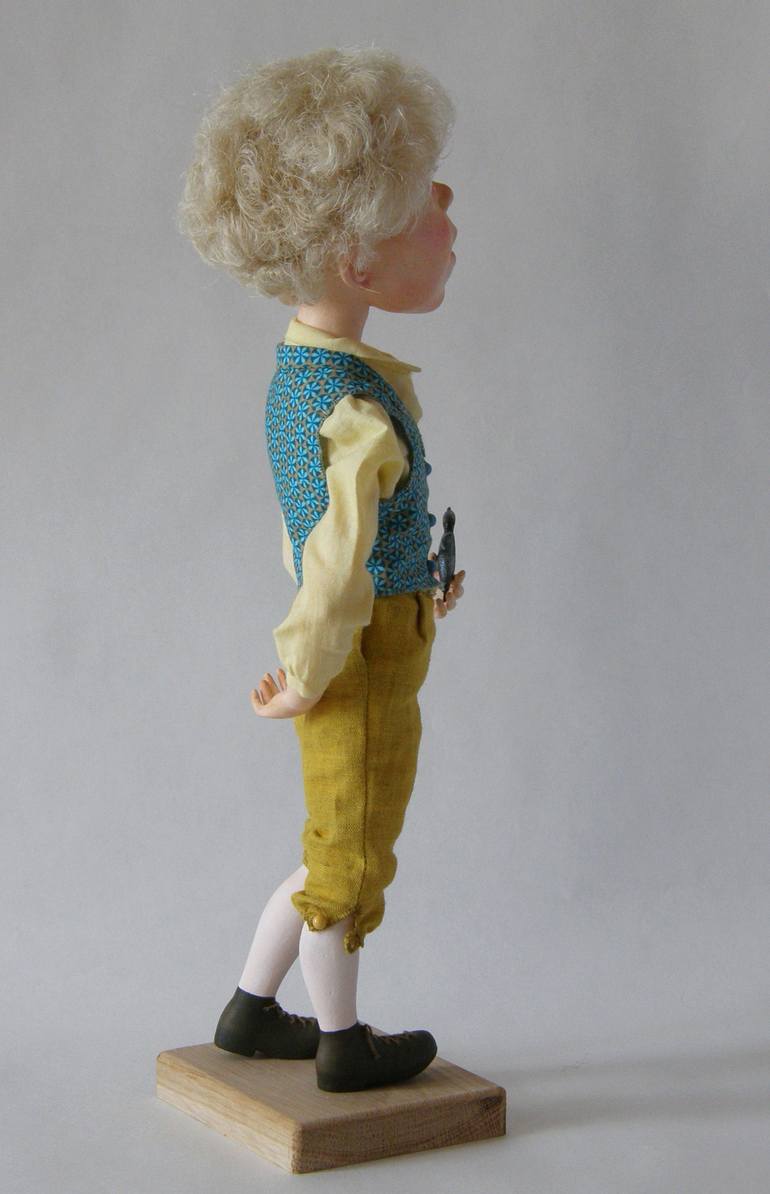 Original Figurative People Sculpture by Olena Tselujko