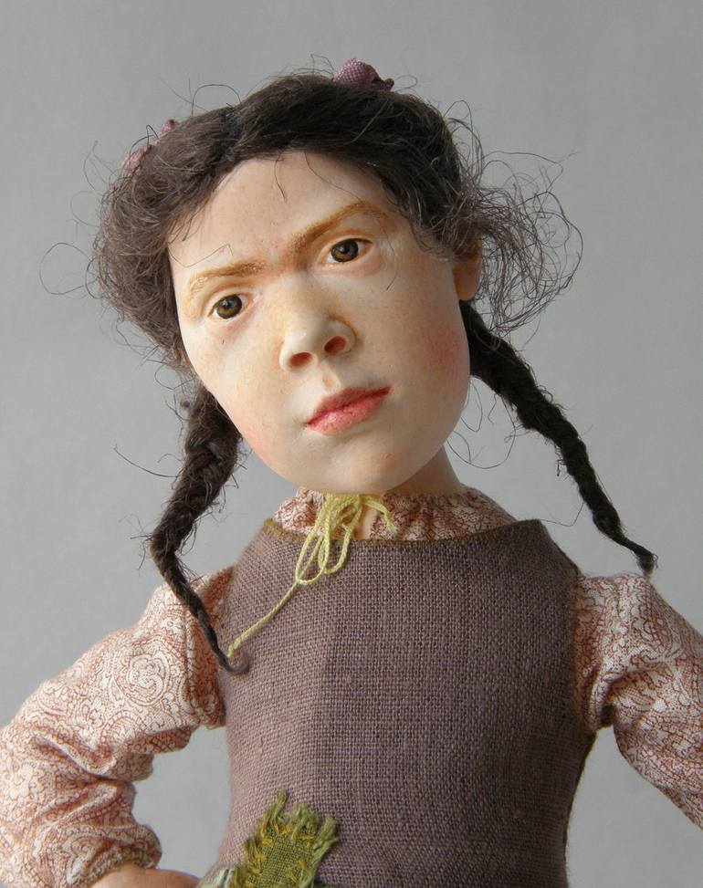 Original Figurative People Sculpture by Olena Tselujko
