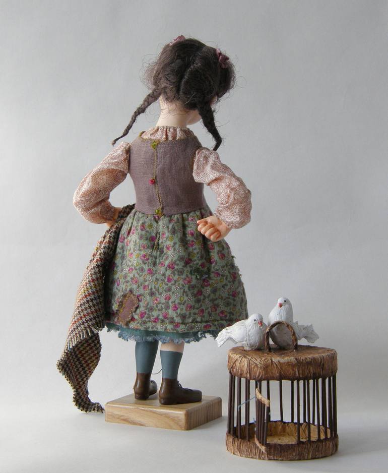 Original Figurative People Sculpture by Olena Tselujko