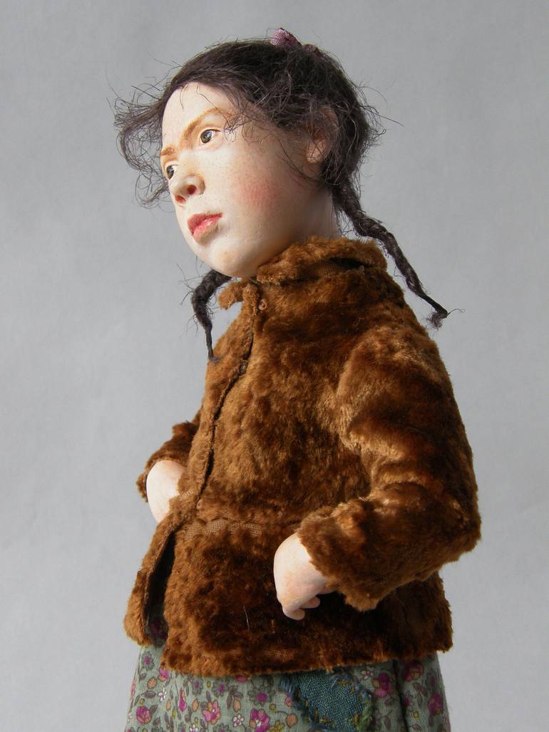 Original Figurative People Sculpture by Olena Tselujko