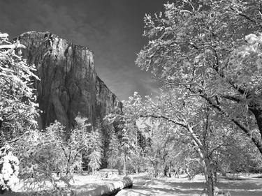 EL CAP FRAMED IN WHITE LACE (B&W) - Limited Edition of 5 thumb