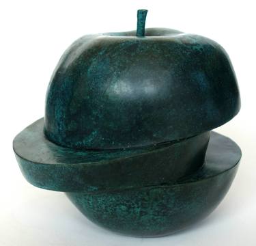 THE GREEN APPLE SCULPTURE INFL. MAGRITTE thumb