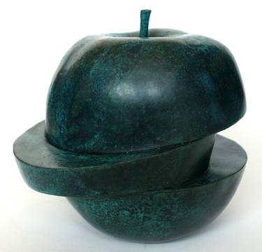 GREEN APPLE SCULPTURE BRONZESCULPTURE BRONZE thumb