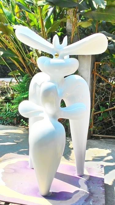 Original Modern Floral Sculpture by Tanom Kongchan