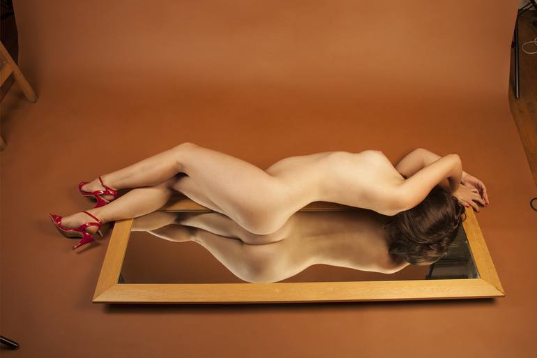 Original Photorealism Nude Photography by Nathalie DE ZAN