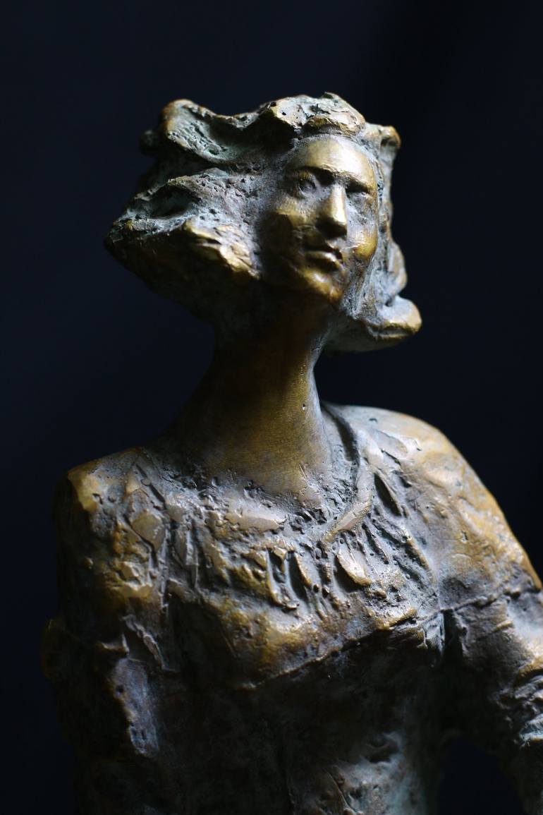 Original Figurative Women Sculpture by Narinart Armgallery