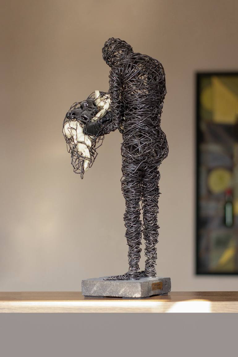 Original Figurative People Sculpture by Narinart Armgallery