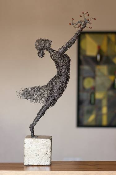 Original Figurative Women Sculpture by Narinart Armgallery