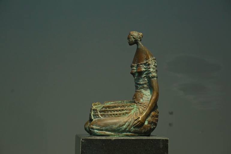 Original Figurative Women Sculpture by Narinart Armgallery